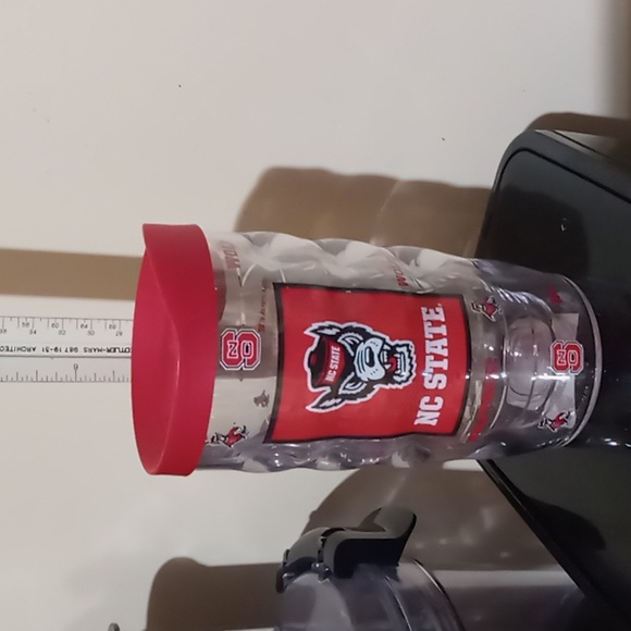 NC STATE WOLPACK WAVY CLASSIC TUMBLER WITH LID - Picture 2 of 6